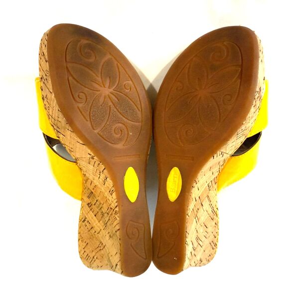 Born Zefira Size 8 Yellow Patent Leather Cork Slide Platform Boho Wedge - Picture 4 of 10